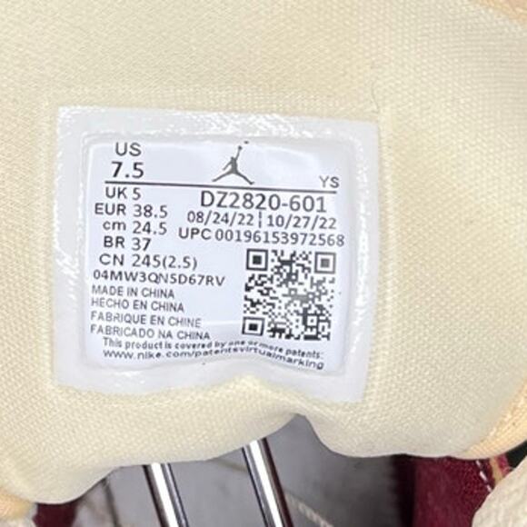 Womens Nike Air Jordan 1 Mid SE DZ2820-601 Leather Athletic Sneaker Size 7.5 Red - Picture 6 of 6